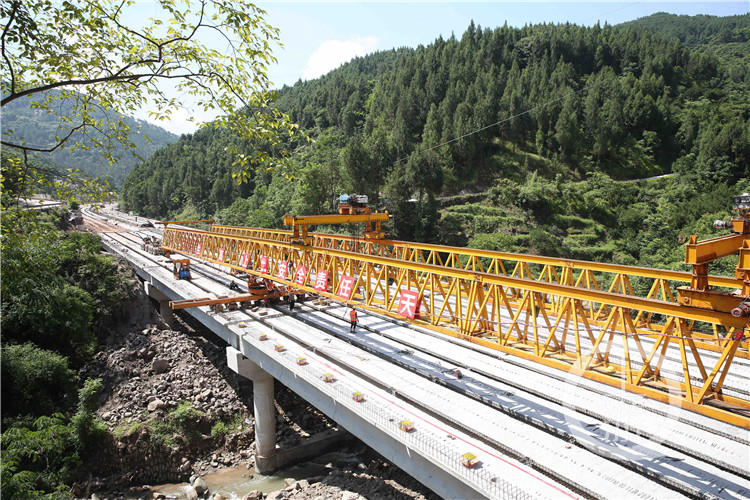 万开隧道具备使用条件 重庆G211赵家至