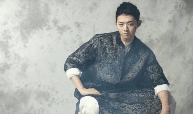 原以为火风儿子霍尊就够美了,看到他的女儿霍苗后,更是惊艳啊