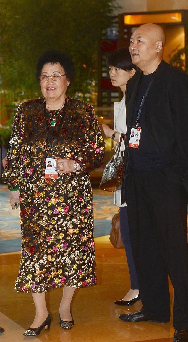 陈丽华遗嘱曝光百亿分给唐僧老公因迟重瑞无子心存愧疚