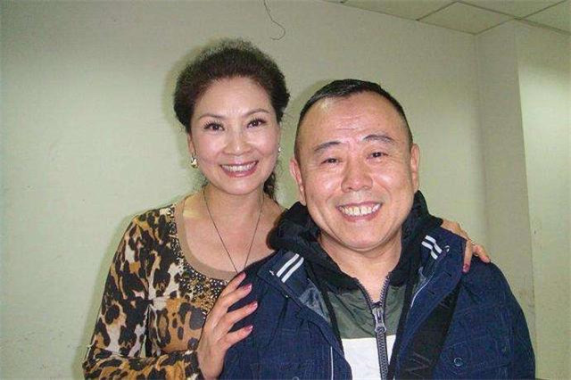 第一位将二人转艺术引进到中央电视台春节联欢晚会舞台的二人转演员