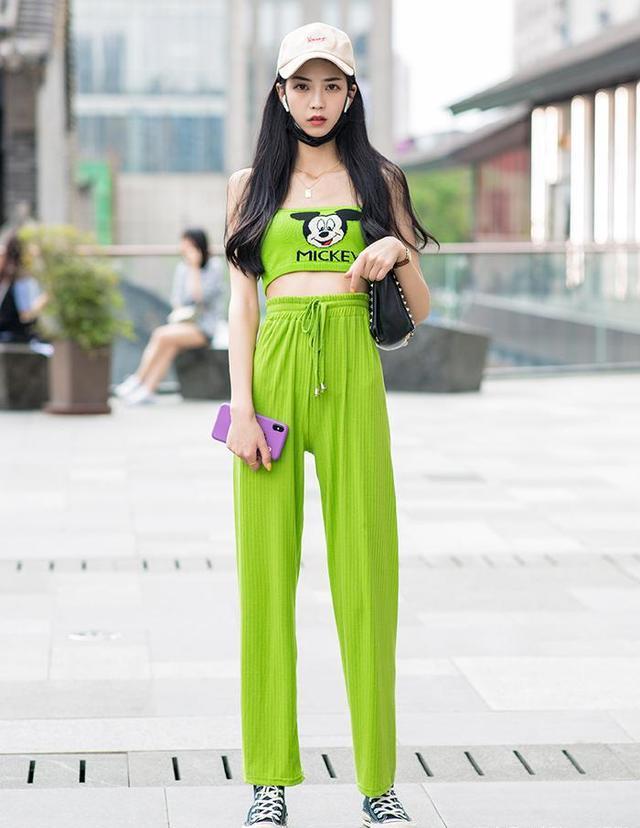 今夏出街都在穿帆布鞋,时髦又有型