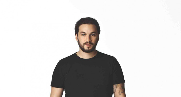 将绅士和浪子气质完美结合的steve angello在圈内被誉为"膝盖收割机"