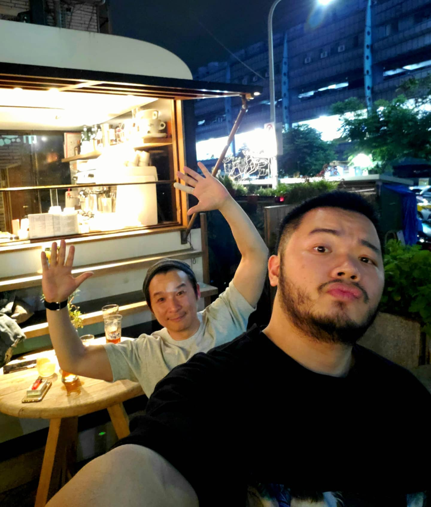 陈镇川工作一向认真负责,很少对外提及私人生活,但其实圈内朋友都知道