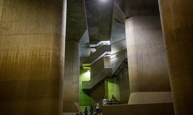 东京地下宫殿耗14年花2400亿修建高20米的排水池真是壮观