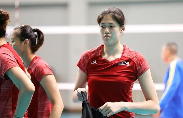 韩国女排顶级球星年薪被曝出,第一名狂揽七亿,球迷"少了片酬"_腾讯