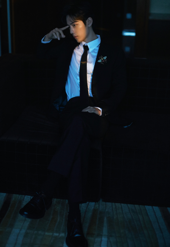 肖战|肖战复出又遇难题？获“烂片之王”称号，顶流男神何时才回归