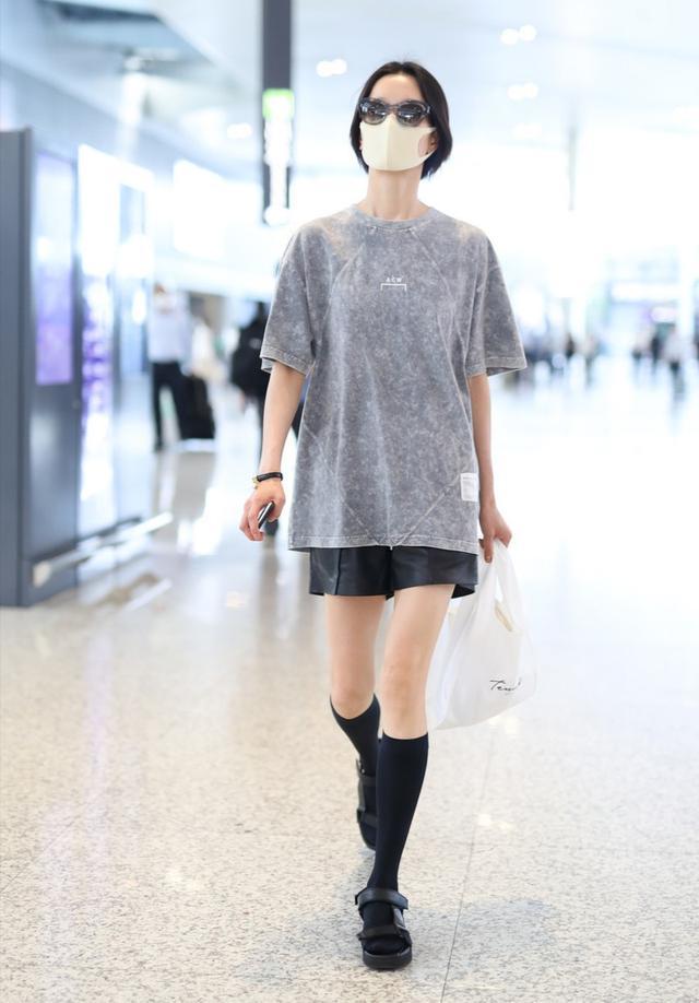 吴昕瘦身成功风格大变,逆袭成为中筒袜教主,来pick女团风穿搭