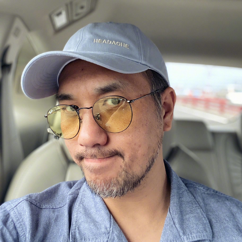 因为这件事的爆出,演员黄觉在微博中写道,他想把自己的认证改为奥斯卡