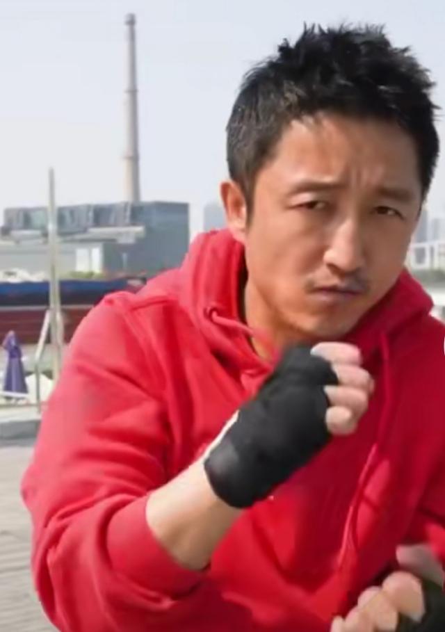 邹市明自曝1秒能出拳8令泰森汗颜,网友:李小龙也比不了你_腾讯新闻