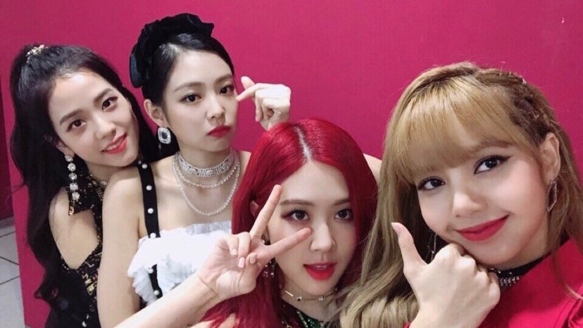 blackpink线上活动,直播成历代最高收看纪录,lisa四人真暖心_腾讯新闻