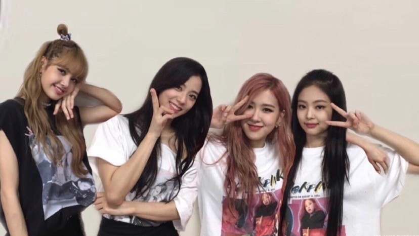 blackpink线上活动,直播成历代最高收看纪录,lisa四人真暖心_腾讯新闻