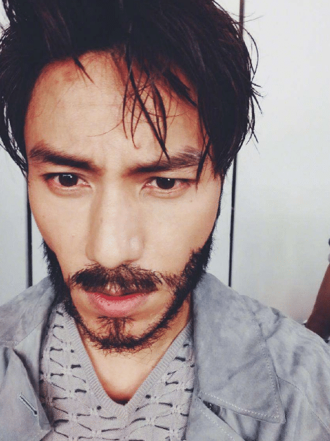 男星留胡子堪比整容,王宝强帅到巅峰,陈坤像换了一张脸