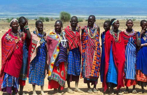 肯尼亚_社会|肯尼亚12岁女孩一月被嫁两次，父亲：换回四头母牛，全家有活的希望，值了