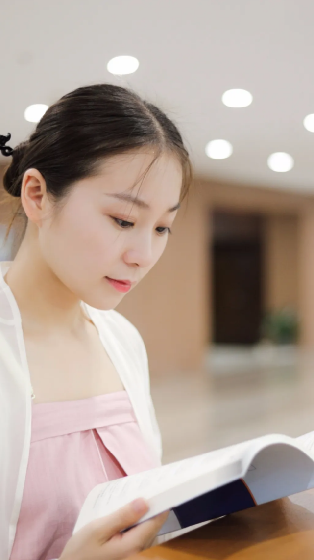 靳舒馨90后火箭专家,"清华男神"于新辰太空金镜头吕炳