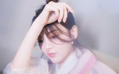 杨超越|杨超越辍学村花一个，除了哭啥都不会，凭啥只用2年就收入千万？