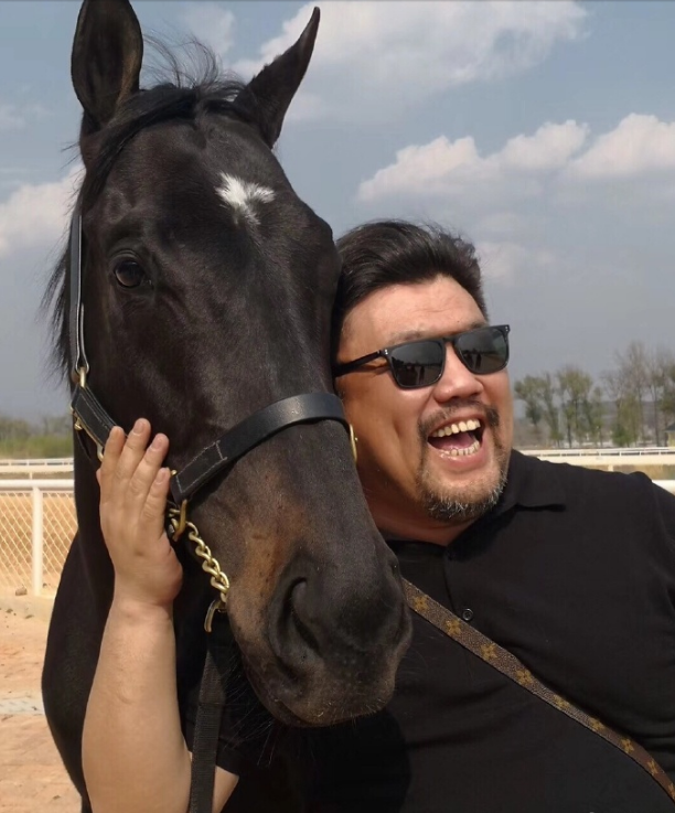 郭德纲弟子喜提导协表彰奖两项提名,德云社打破烂片魔咒指日可待?