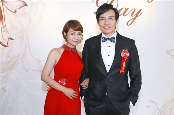 剧中灵魂人物的傅子纯,直说最后悔就是忘记带贴身内裤了,因为高温之下