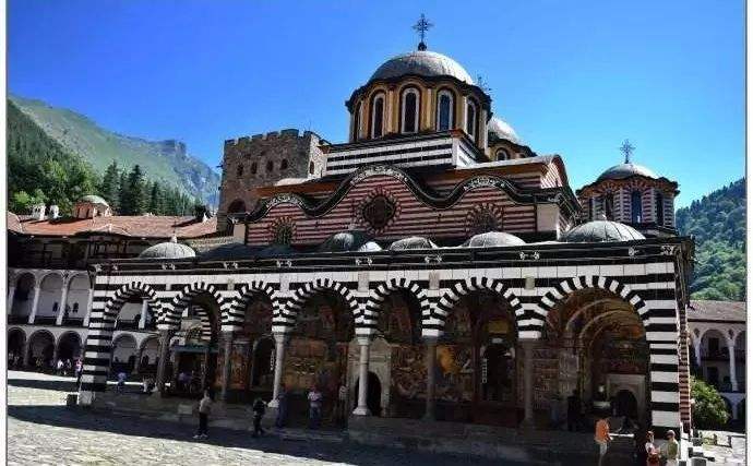 国家历史博物馆|保加利亚博物馆收藏一本铜书，书中几千年前的名言，还有借鉴作用