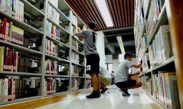 国家历史博物馆|保加利亚博物馆收藏一本铜书，书中几千年前的名言，还有借鉴作用