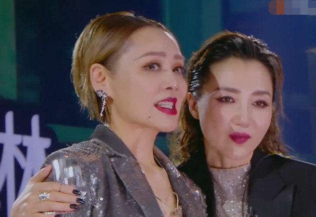 乘风破浪的姐姐|《乘风破浪的姐姐》第四次公演录制完毕，五位出道女星已隐隐若现