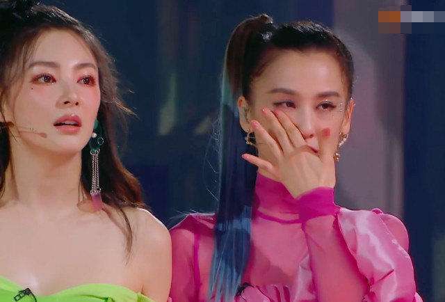 乘风破浪的姐姐|《乘风破浪的姐姐》第四次公演录制完毕，五位出道女星已隐隐若现