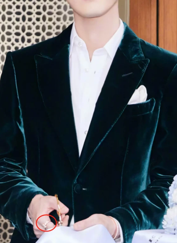 郑爽|真要复合？张翰戴郑爽情侣戒后，郑爽又跳俩人定情之作主题曲