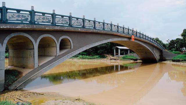横跨白石涌上的瓜岭桥