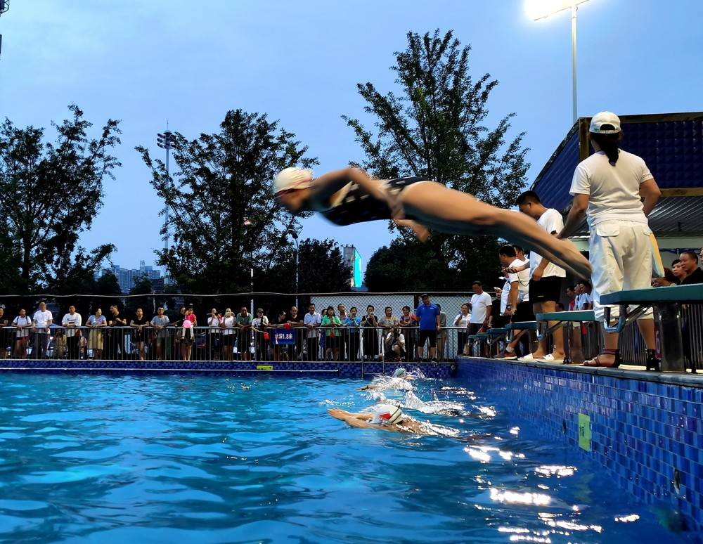 桃源县冬泳协会水上竞赛庆"七一"