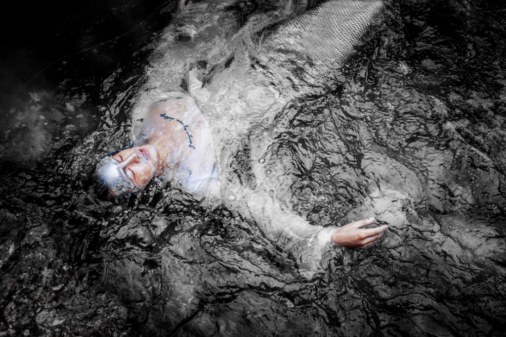 他拍出山海经中的鲛人如梦如幻美如画