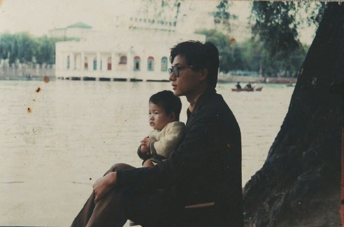 绘画|为了学画，她小学一年级辍学，如今唱歌、跳舞全才却单身一人