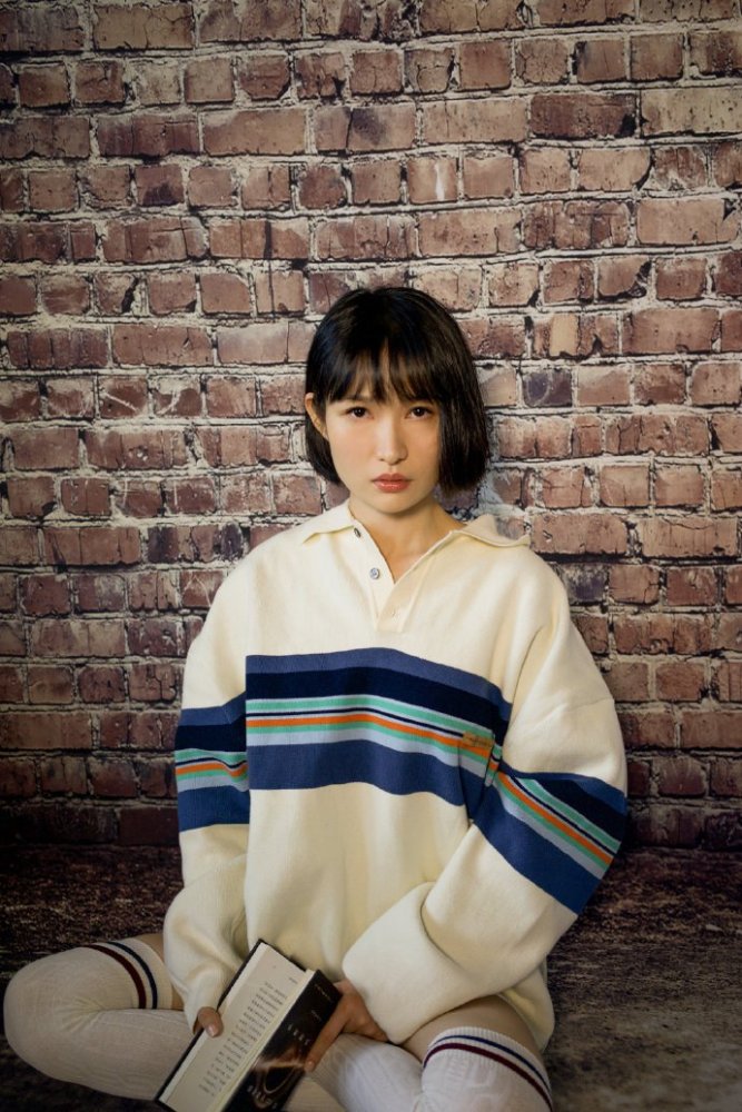 绘画|为了学画，她小学一年级辍学，如今唱歌、跳舞全才却单身一人