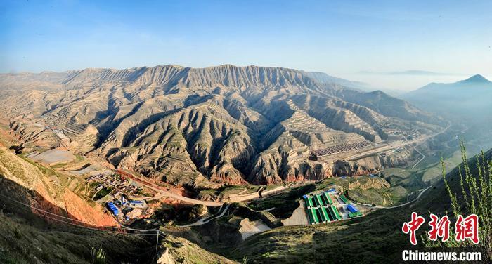 甘肅東鄉黃土坡建桃花源地引煙火氣紓困脫貧