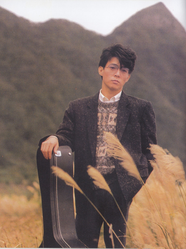 姜育恒18岁丧母22岁无业娶了夜总会会计90年代负债上亿