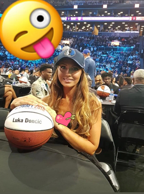 难怪一哥点赞看看东契奇妈妈这颜值赛若38岁瓦妮莎