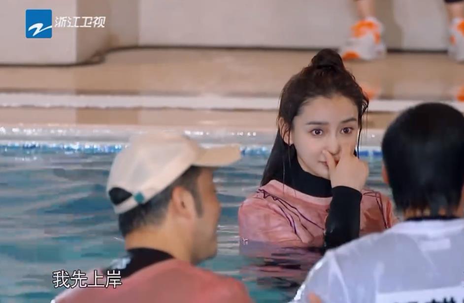 郑恺|当郑恺说宋雨琦变胖时，谁注意到baby干了啥？意外暴露小心思