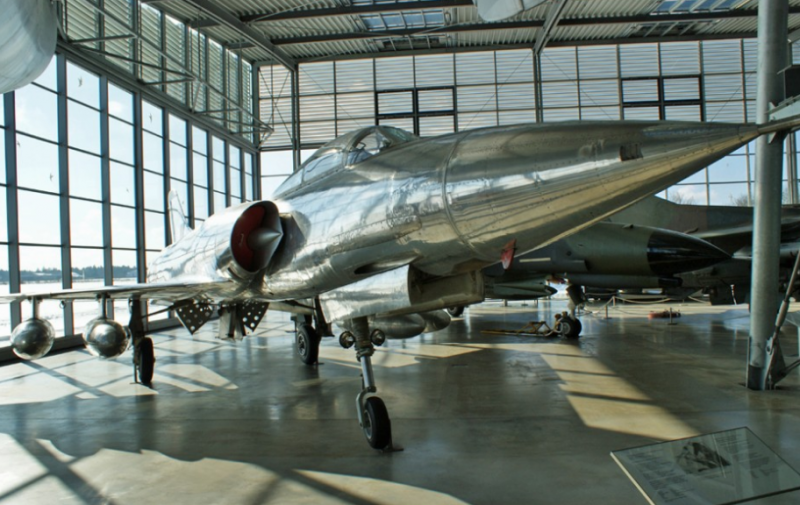 hf24风神战斗轰炸机曾是印度航空自强不息的体现平心而论,作为一个