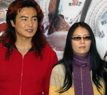 这之后,蒋雪柔与老公周平(周易影视公司老板)不欢而散,应该是离了婚.