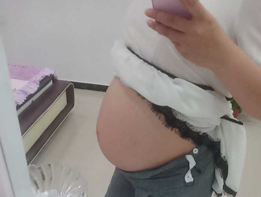 拍打肚子 容易脐带绕颈 脐带绕颈有何影响 胎儿 妊娠 孕妈 胚胎 胎动 脐带绕颈