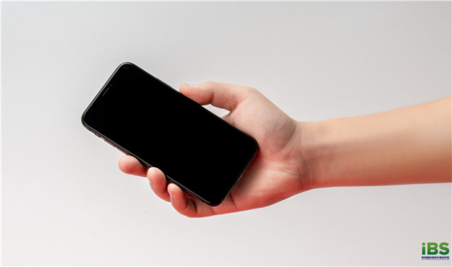 手机没电了 英文怎么说 玩手机 英文怎么说 Power Play 英文