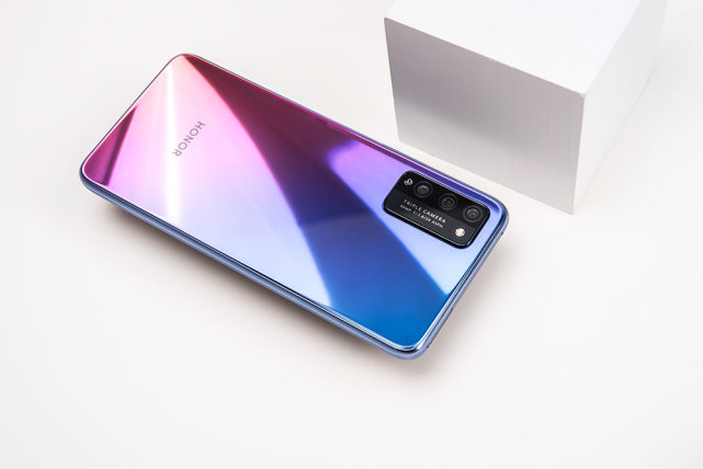 荣耀30青春版图赏幻彩配色彰显灵动活力