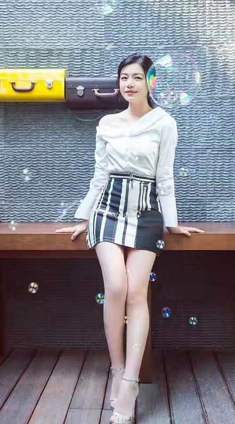 陈妍希|陈晓真管不住陈妍希了？“内搭外穿”美感十足，少妇状态谁招架得住