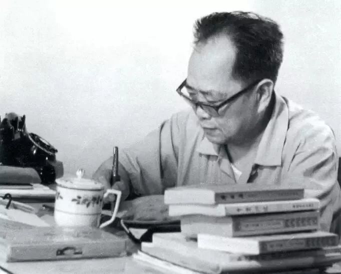 作者吴强说:"记住昨天的战斗生活,对于我是永远的;只要还在活着的时候