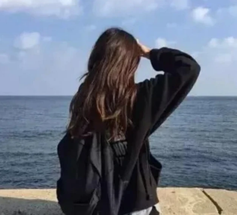 灵签占卜:你觉得哪个背影和你最像?秒测背后默默爱你的人是谁!