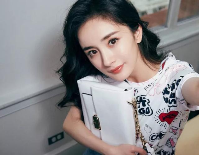 杨幂|33岁杨幂上节目被指脸太垮，成85花中状态最差的？