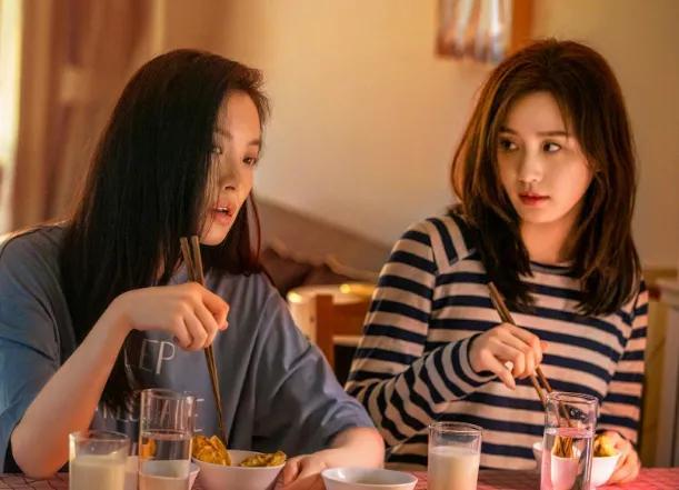 杨幂|33岁杨幂上节目被指脸太垮，成85花中状态最差的？