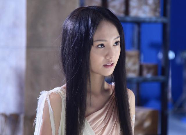 郑爽|90后小花重新洗牌：杨紫郑爽口碑受损，她演大女主有望逆风翻盘