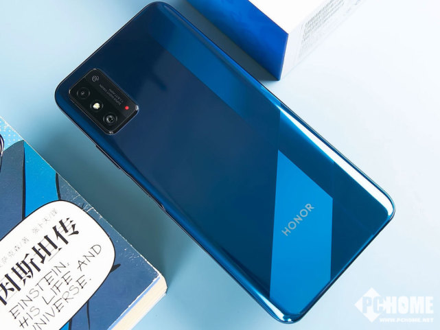 极点大屏对称双扬豪情万丈 荣耀x10max图赏