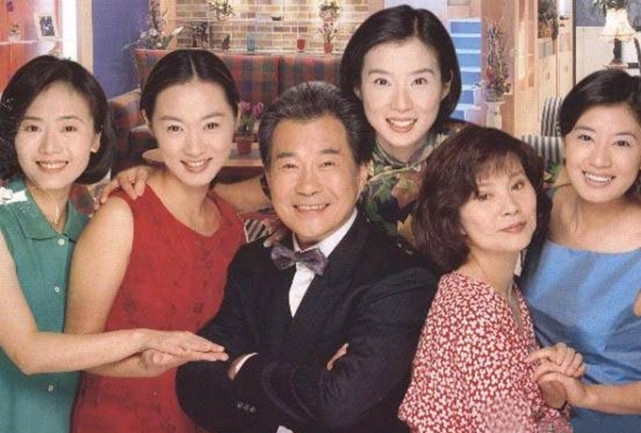 连静雯当年有"黄金档女王"之称,在《四千金》,《才子佳人乾隆皇》