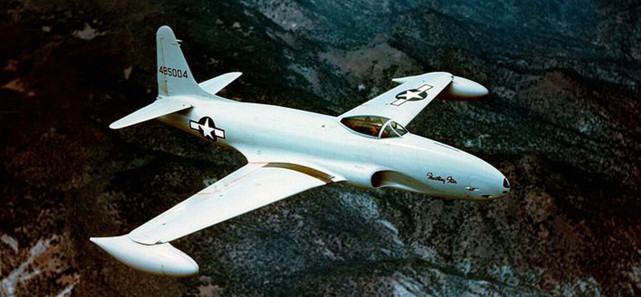 f-80战斗机由美国洛克希德公司研制,是美国第一架水平飞行速度超过800