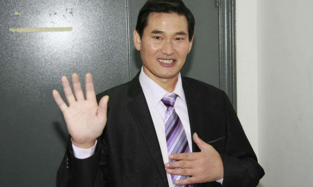 朱之文|敢搬走就被刨祖坟？大衣哥亲自回应：没有的事，这是谣言